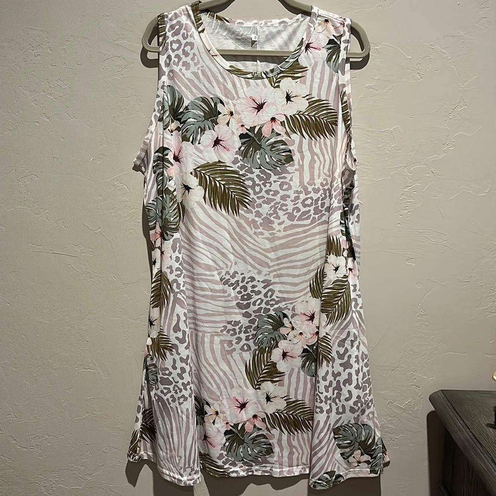 PRICE DROP! NWOT pink leopard leaf print floral sundress with pockets size 3XL